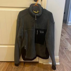 Men’s Mountain Hardware Gray Fleece Jacket - Size Large